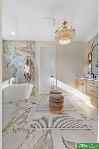 21620 Arbor Street, Elkhorn, NE 68022