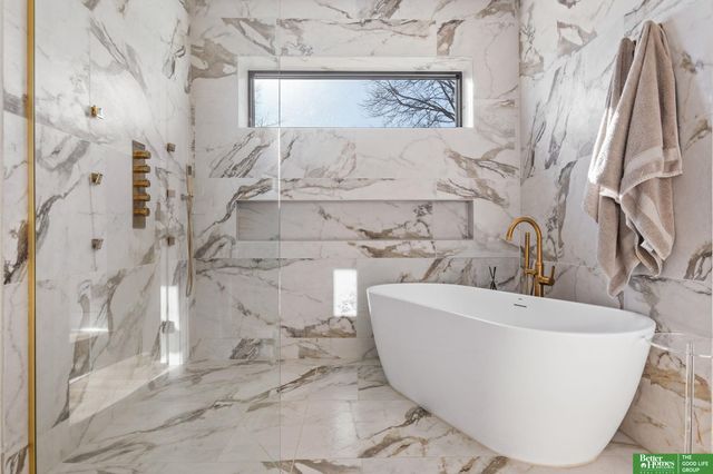 21620 Arbor Street, Elkhorn, NE 68022