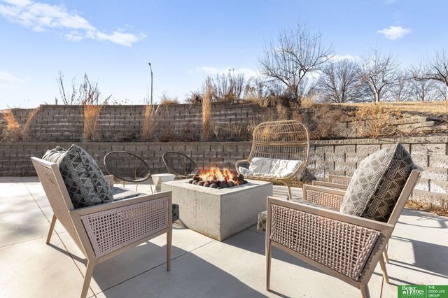 21620 Arbor Street, Elkhorn, NE 68022