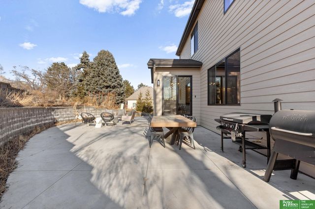 21620 Arbor Street, Elkhorn, NE 68022