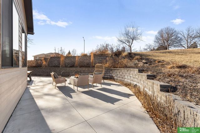 21620 Arbor Street, Elkhorn, NE 68022