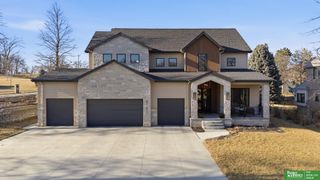 21620 Arbor Street, Elkhorn, NE 68022