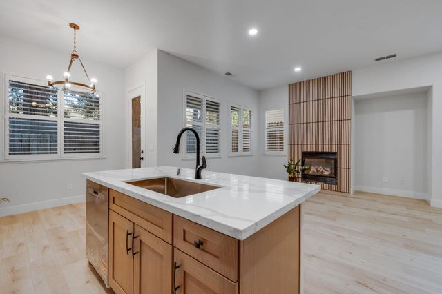 8068 Jaden Ln, Fair Oaks, CA 95628