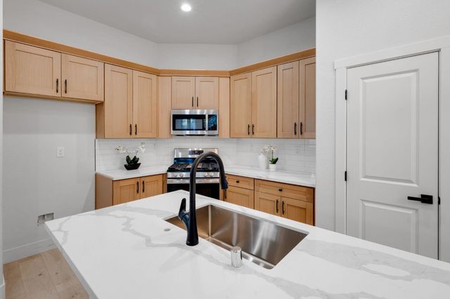 8068 Jaden Ln, Fair Oaks, CA 95628