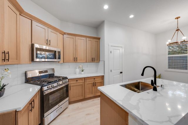 8068 Jaden Ln, Fair Oaks, CA 95628