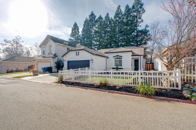 8068 Jaden Ln, Fair Oaks, CA 95628