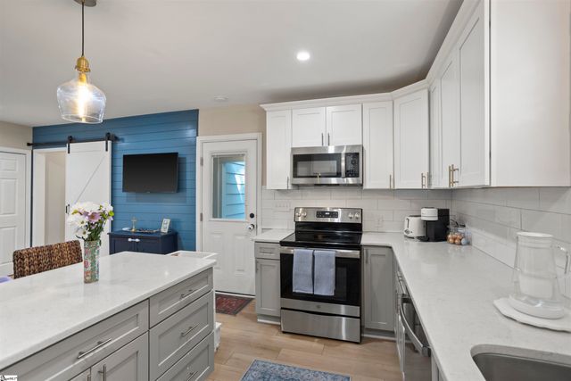 409 Longview Terrace, Greenville, SC 29605