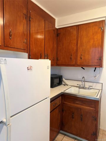 61-55 98th Street 14F, Rego Park, NY 11374