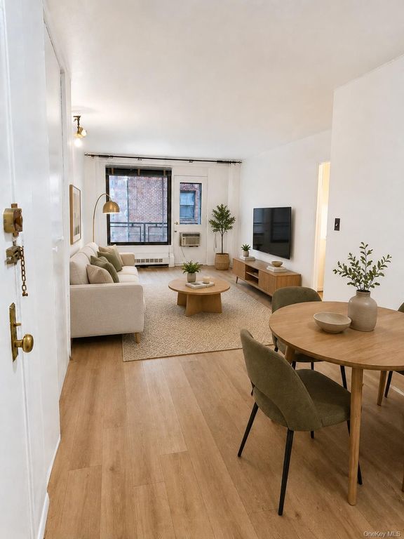61-55 98th Street 14F, Rego Park, NY 11374