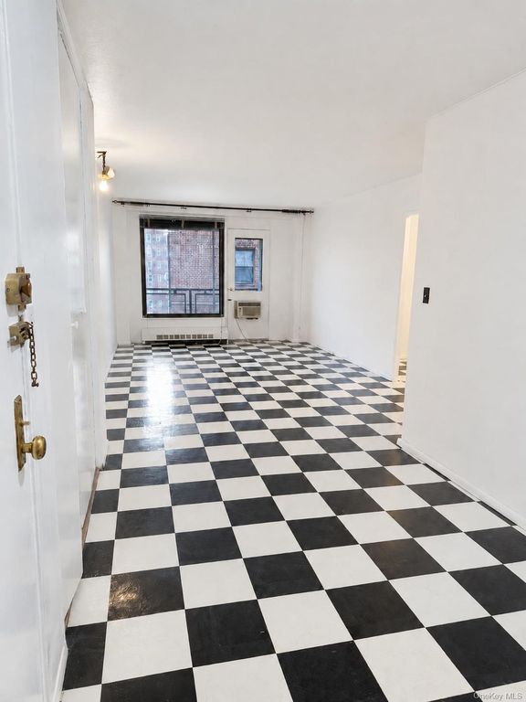 61-55 98th Street 14F, Rego Park, NY 11374 — photo 2