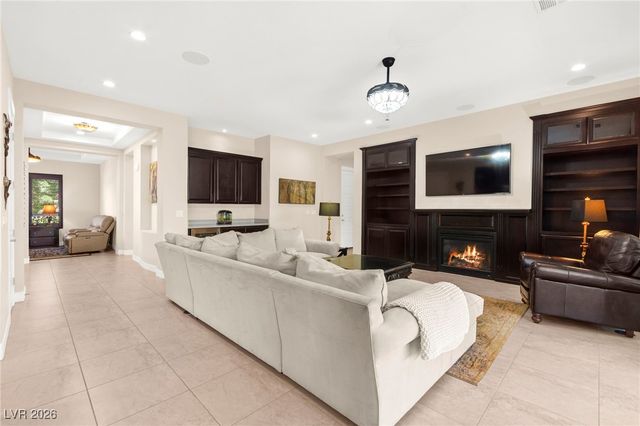 6810 Silver Crescent Street, Las Vegas, NV 89148