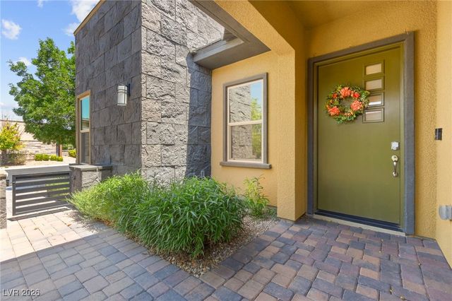 6810 Silver Crescent Street, Las Vegas, NV 89148