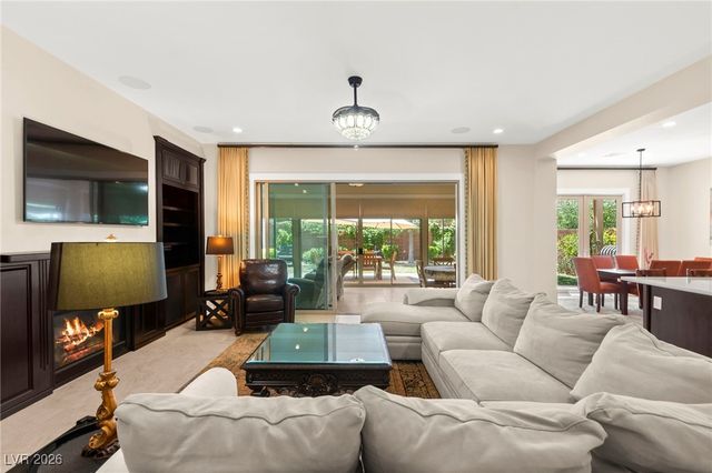 6810 Silver Crescent Street, Las Vegas, NV 89148