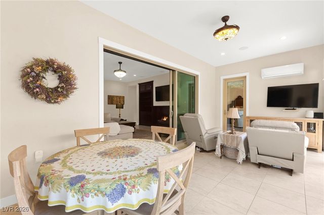 6810 Silver Crescent Street, Las Vegas, NV 89148