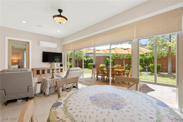 6810 Silver Crescent Street, Las Vegas, NV 89148