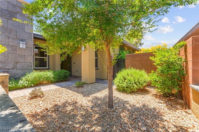 6810 Silver Crescent Street, Las Vegas, NV 89148