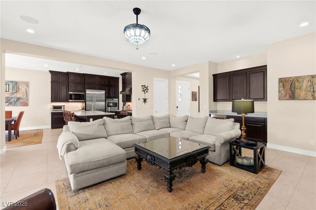 6810 Silver Crescent Street, Las Vegas, NV 89148