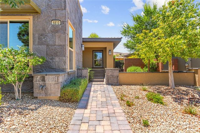 6810 Silver Crescent Street, Las Vegas, NV 89148