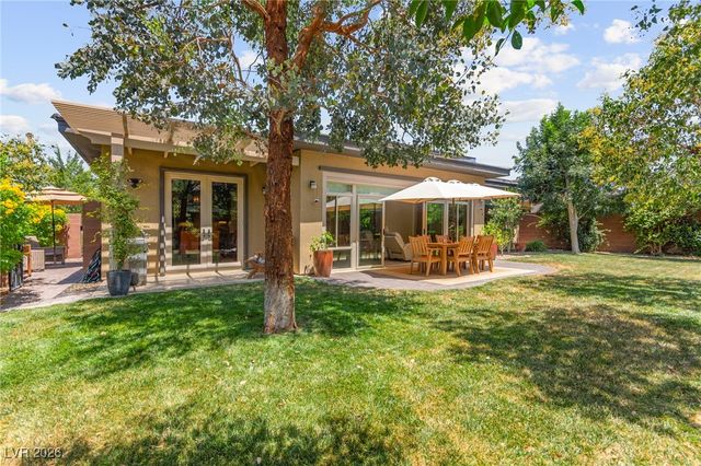 6810 Silver Crescent Street, Las Vegas, NV 89148