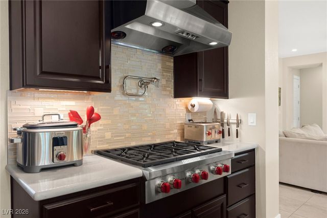 6810 Silver Crescent Street, Las Vegas, NV 89148