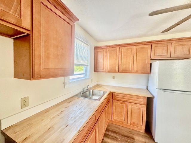 93 Parker St 2, Attleboro, MA 02703