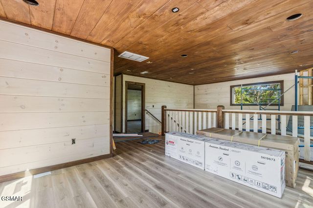 2759 Owls Cove Way, Sevierville, TN 37862