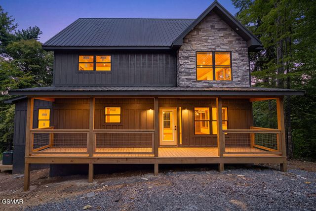 2759 Owls Cove Way, Sevierville, TN 37862
