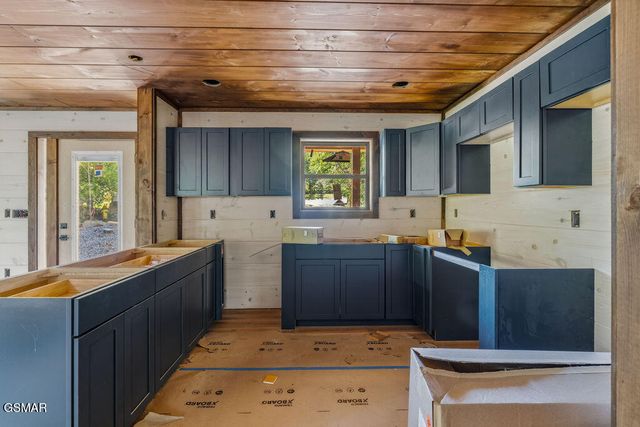 2759 Owls Cove Way, Sevierville, TN 37862