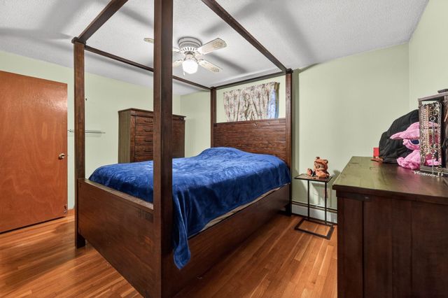 21 Parkhurst Drive, Nashua, NH 03062