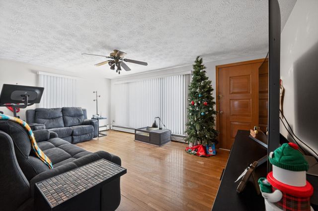 21 Parkhurst Drive, Nashua, NH 03062