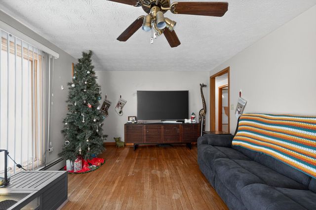 21 Parkhurst Drive, Nashua, NH 03062