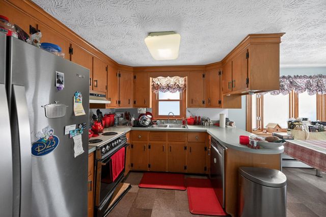 21 Parkhurst Drive, Nashua, NH 03062