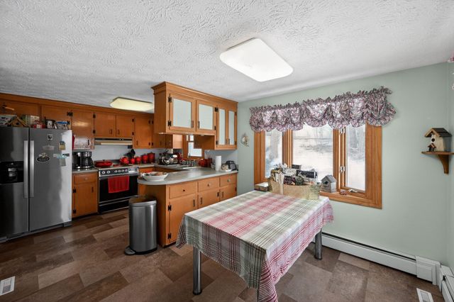 21 Parkhurst Drive, Nashua, NH 03062