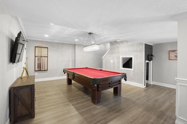 317 River Bluff CIRCLE, Oconomowoc, WI 53066