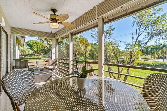 5589 Fairway Park Drive 202, Boynton Beach, FL 33437