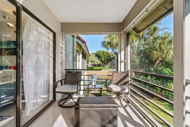 5589 Fairway Park Drive 202, Boynton Beach, FL 33437