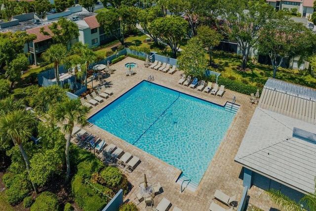 5589 Fairway Park Drive 202, Boynton Beach, FL 33437