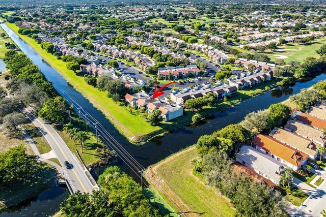 5589 Fairway Park Drive 202, Boynton Beach, FL 33437