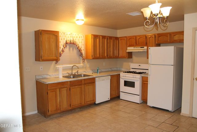 12477 SOMBRA FUERTE Drive, El Paso, TX 79938