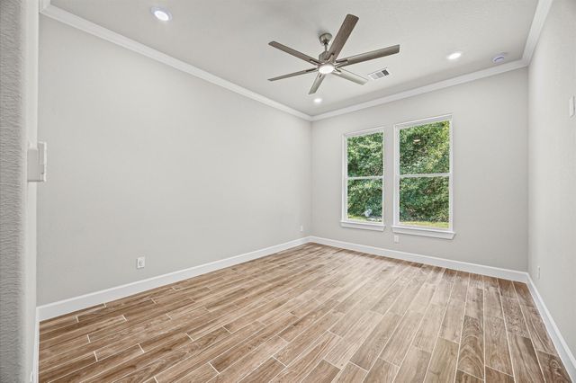 151 Wyndemere Drive, Montgomery, TX 77356