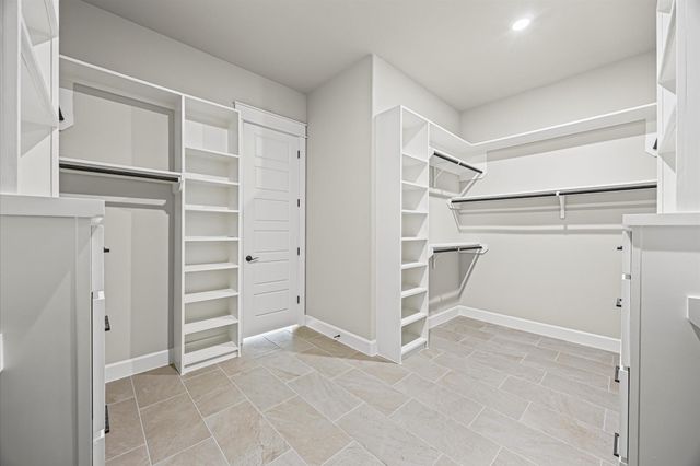 151 Wyndemere Drive, Montgomery, TX 77356