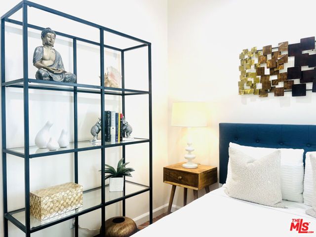 1876 N Alexandria Avenue, Los Angeles, CA 90027