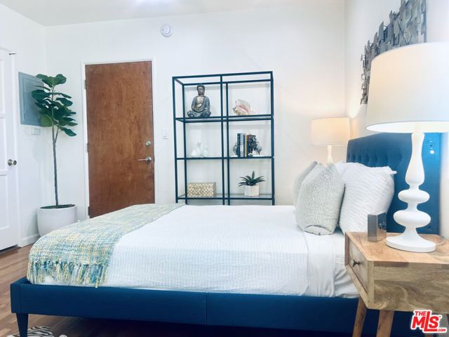 1876 N Alexandria Avenue, Los Angeles, CA 90027