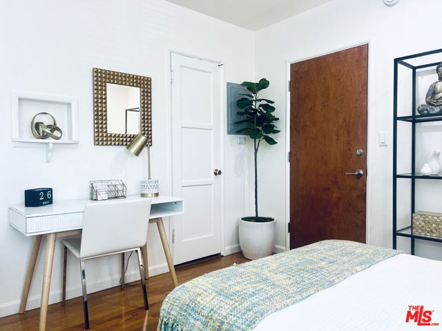 1876 N Alexandria Avenue, Los Angeles, CA 90027