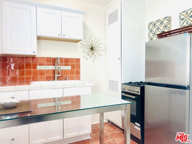 1876 N Alexandria Avenue, Los Angeles, CA 90027