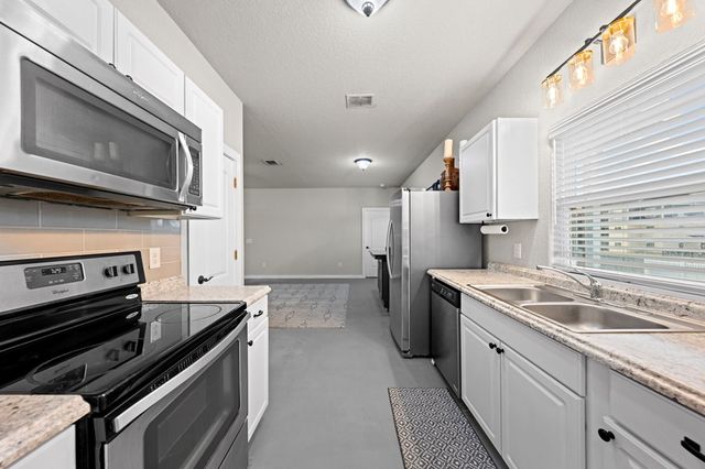 120 Ivy Lane, Kerrville, TX 78028