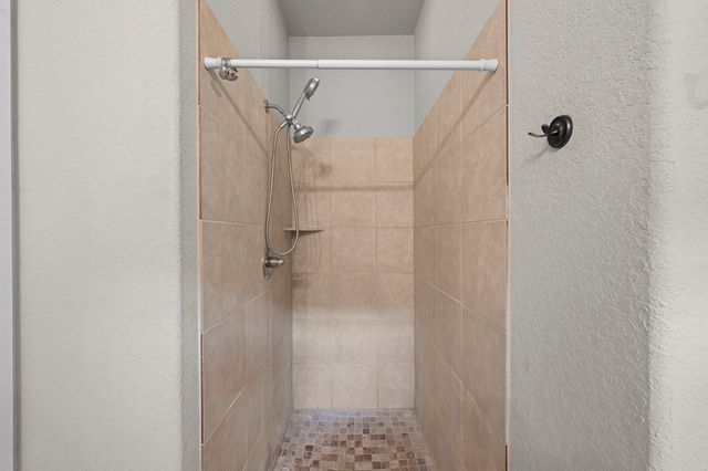 120 Ivy Lane, Kerrville, TX 78028