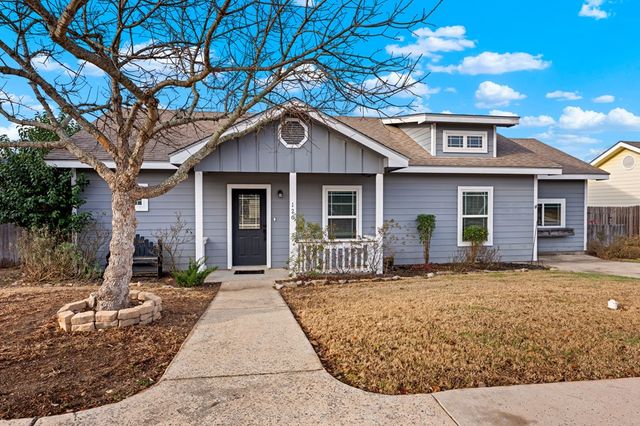 120 Ivy Lane, Kerrville, TX 78028