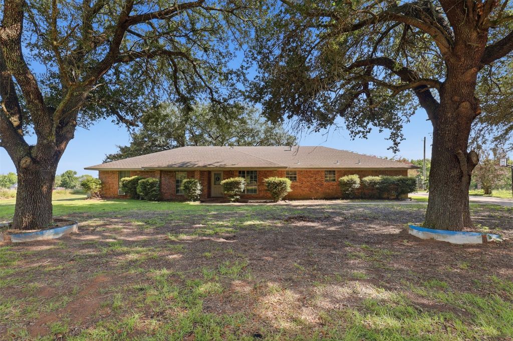 328 CR 1745, Mt Pleasant, TX 75455