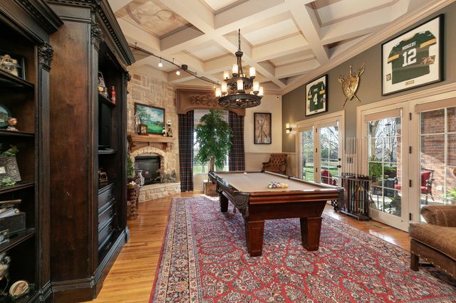 6184 S Riverbend Road, Springfield, MO 65810